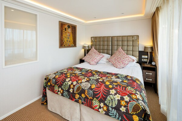 AmaWaterways AmaKristina Accommodation Cat AA 3.jpg